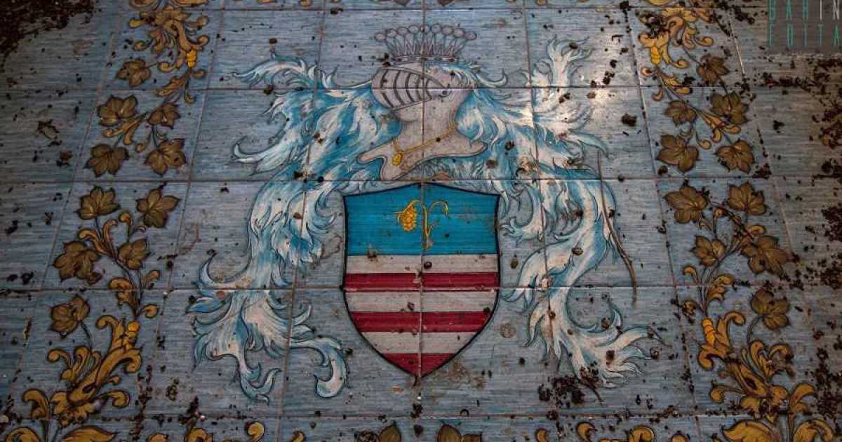 Polignano, di fronte a Porto Cavallo c'� un piccolo castello: masseria "La Compra"